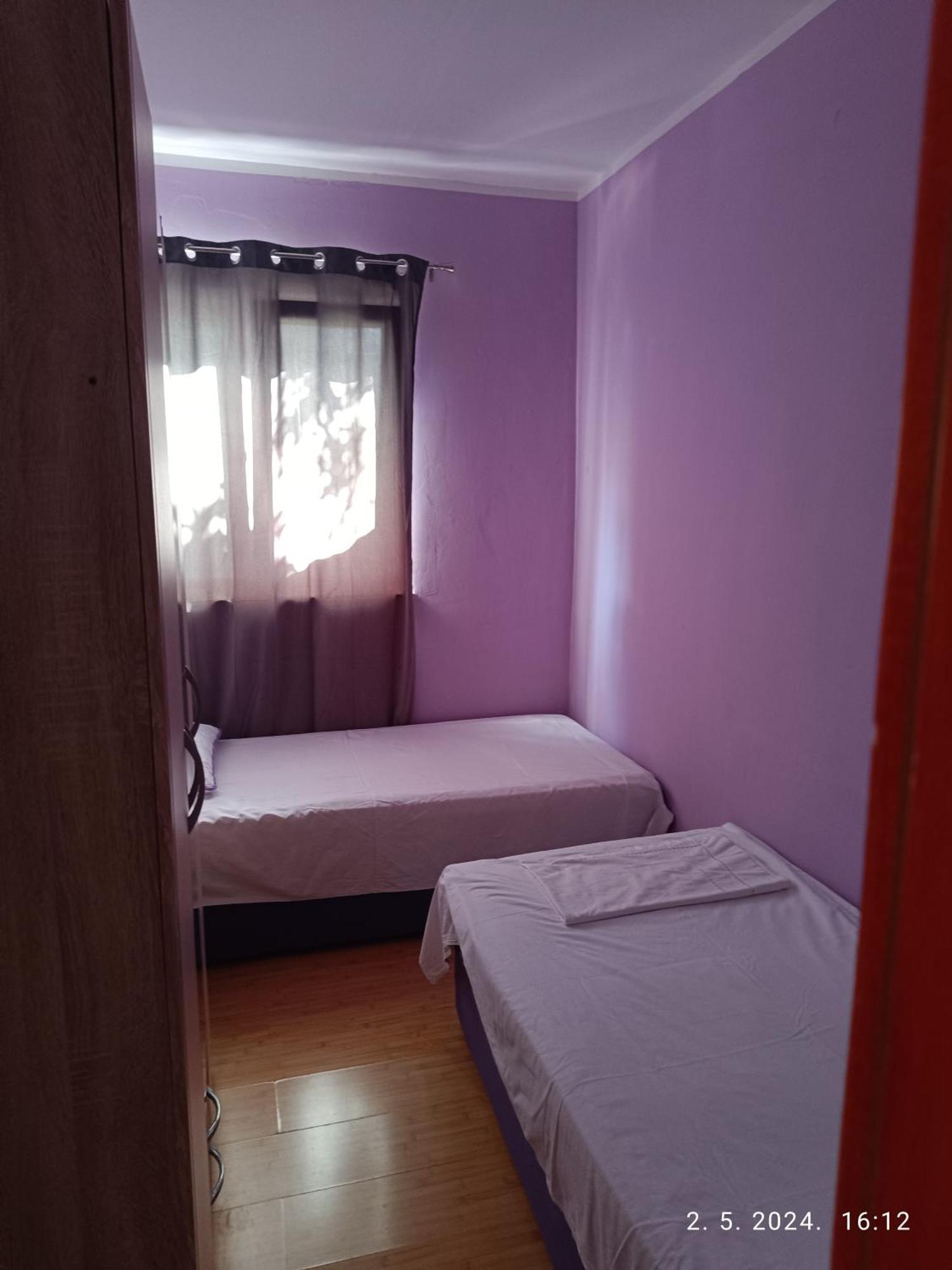 Leonica Appartement Omiš Buitenkant foto