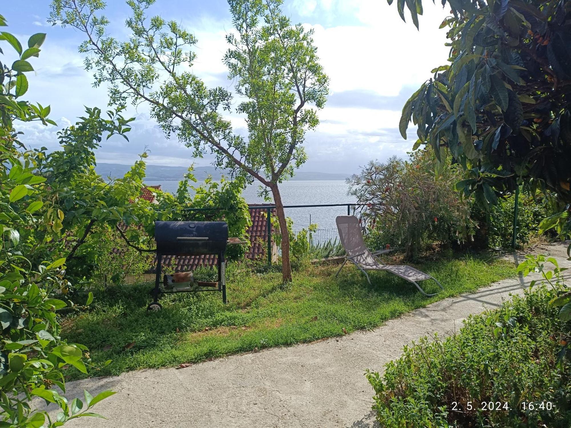 Leonica Appartement Omiš Buitenkant foto