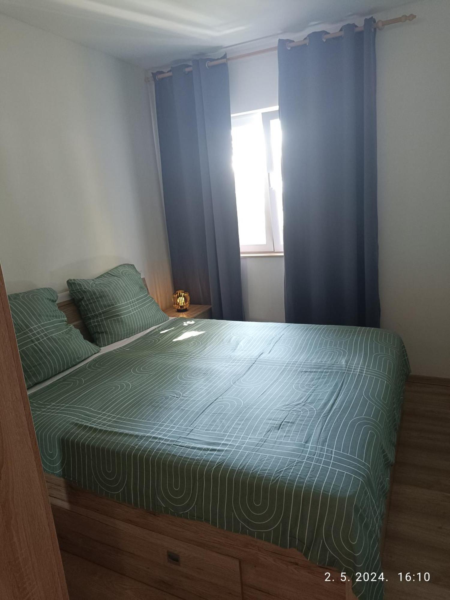 Leonica Appartement Omiš Buitenkant foto