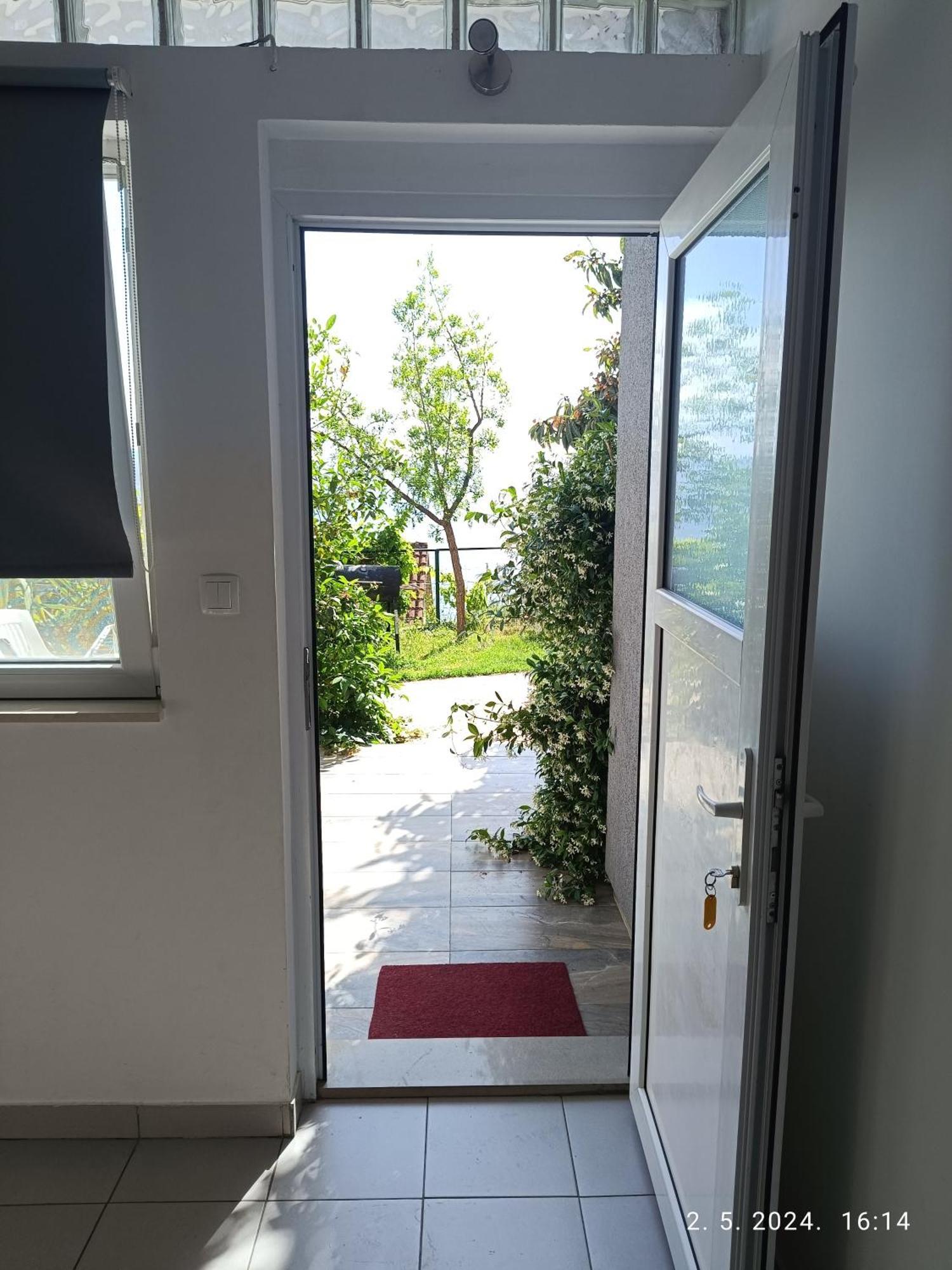 Leonica Appartement Omiš Buitenkant foto