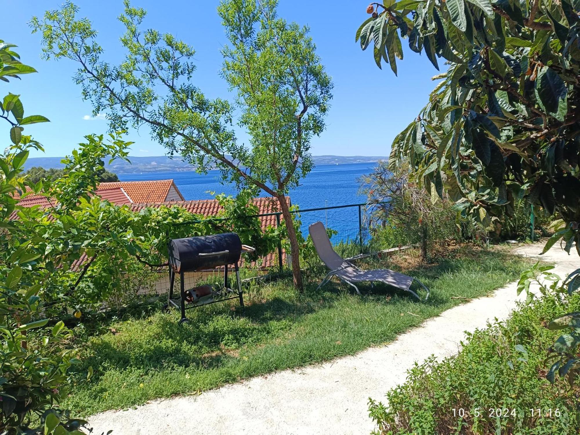 Leonica Appartement Omiš Buitenkant foto
