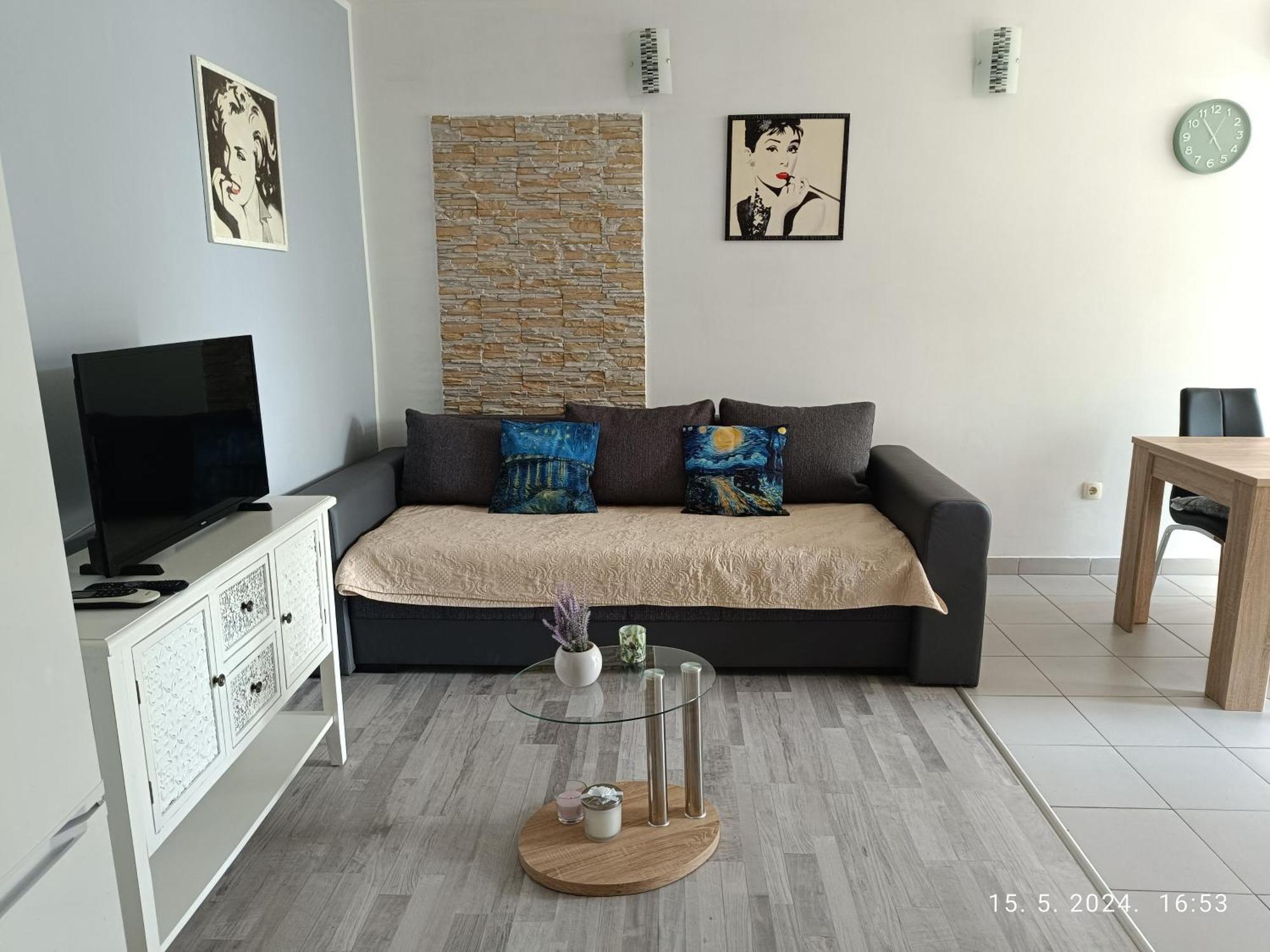 Leonica Appartement Omiš Buitenkant foto