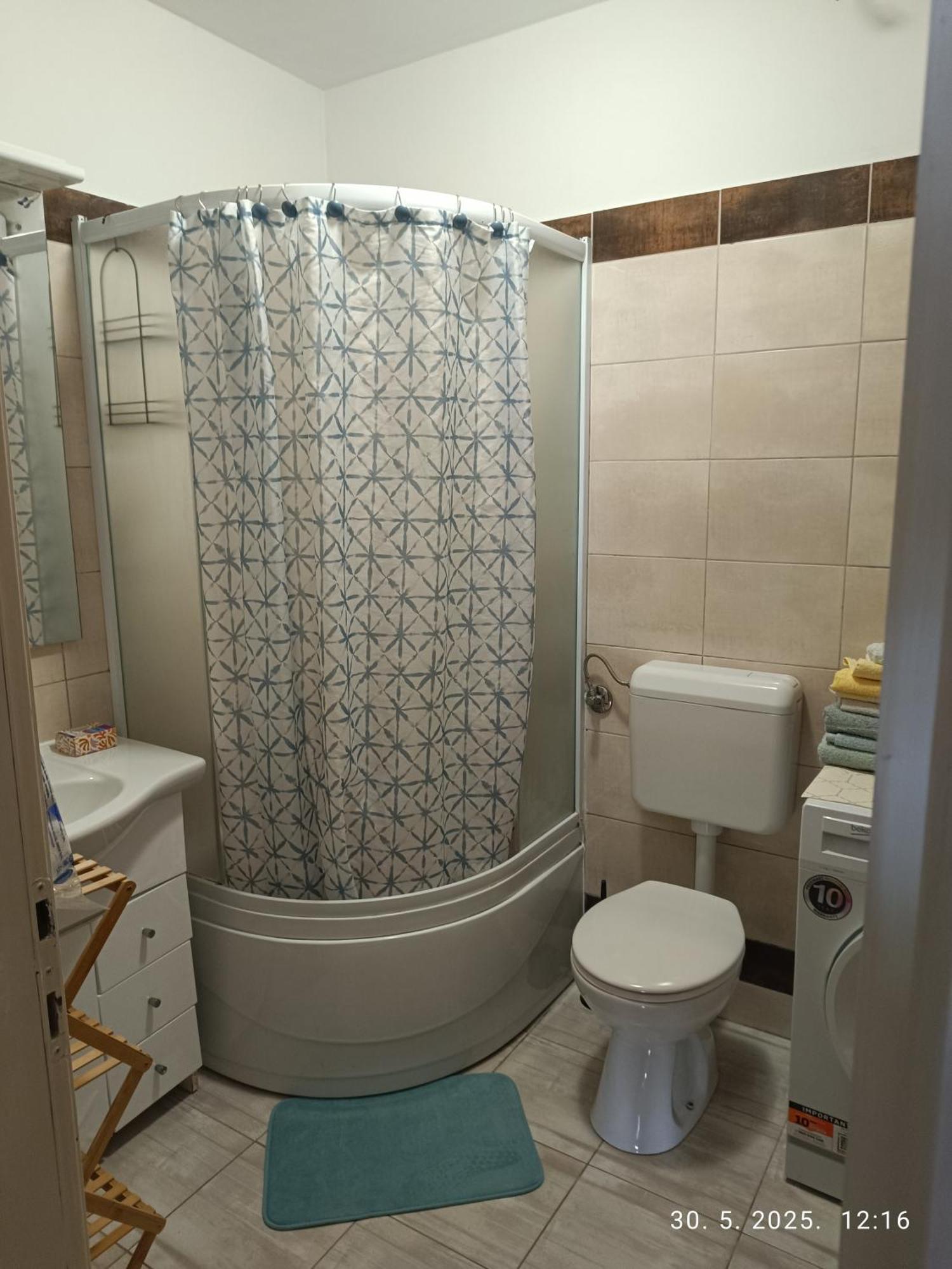Leonica Appartement Omiš Buitenkant foto