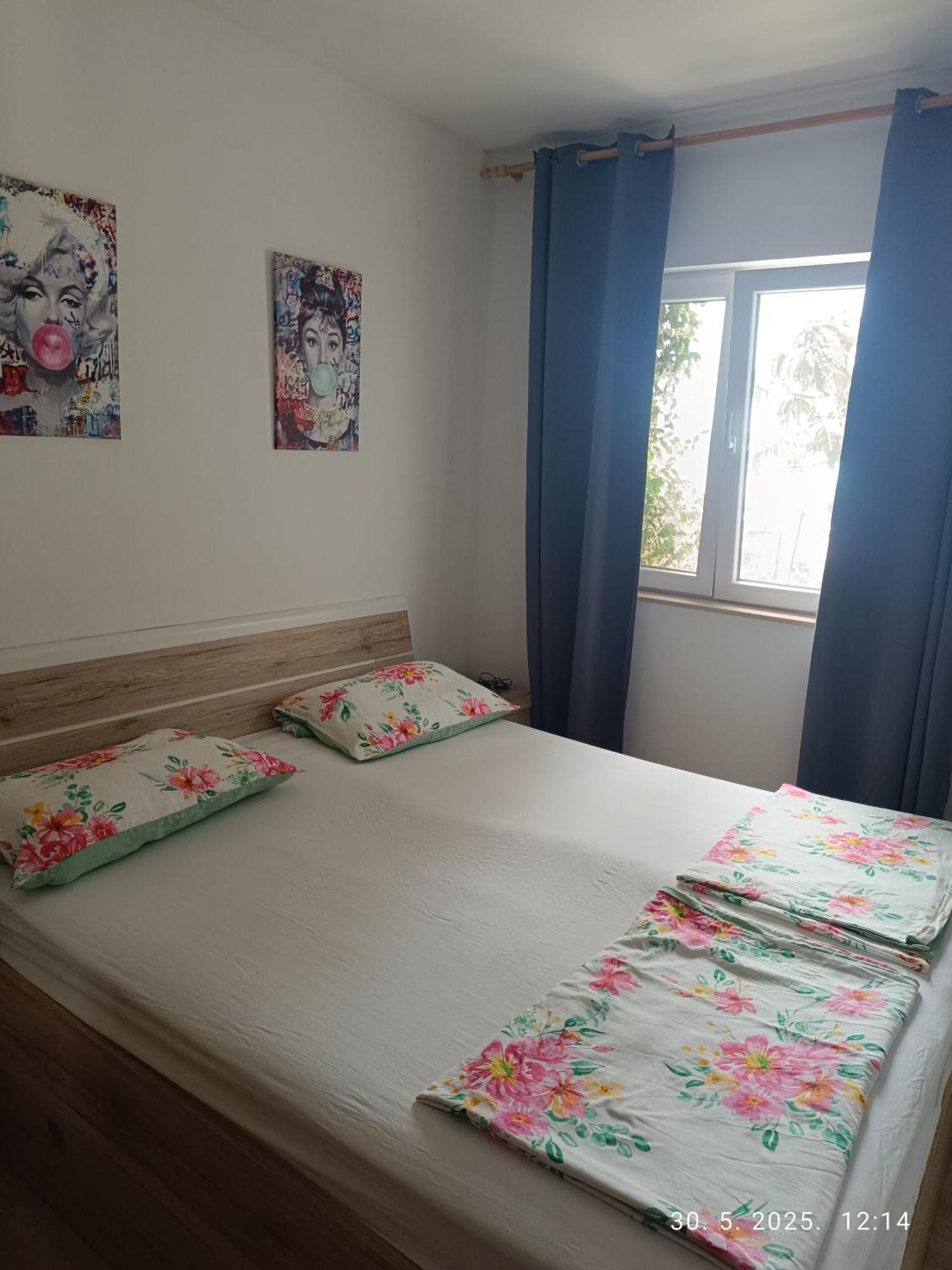 Leonica Appartement Omiš Buitenkant foto